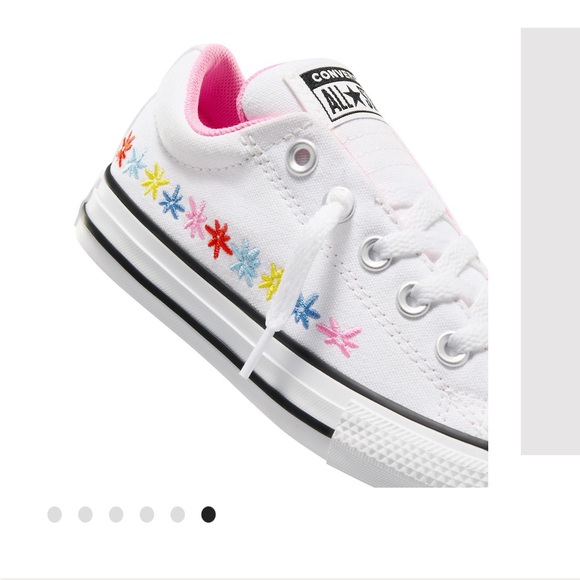 Girls converse - Picture 3 of 9